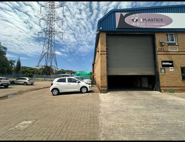1,412M² WAREHOUSE TO LET IN MEADOWDALE